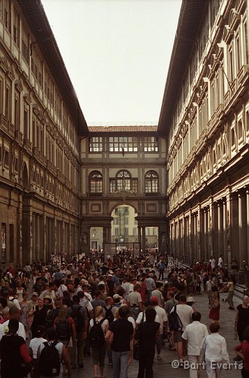 Scan10033.JPG - Galleria degli Uffizi with numerous famous renaisance art works of Botticelli, Raphael, Michelangelo and Leonardo da Vinci