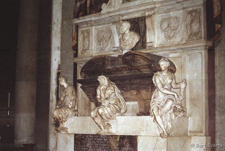 Scan10040.jpg - Grave of Michelangelo (Vasari, 1579)