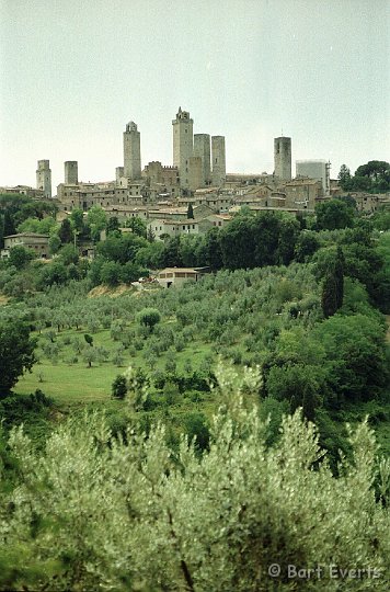 Scan10087.jpg - The 'skyscrapers' of San Gimignano