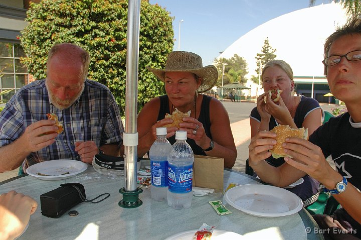 DSC_1887.JPG - Our Very last Hamburger before we head home