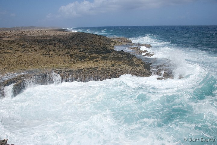 DSC_1115.jpg - rough coastline