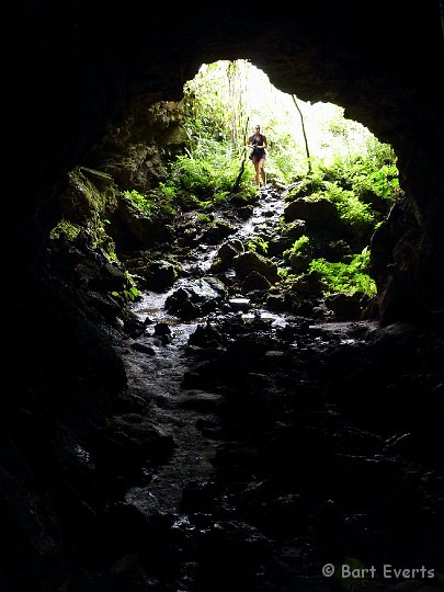 DSC_8050f.jpg - Cave in the highlands