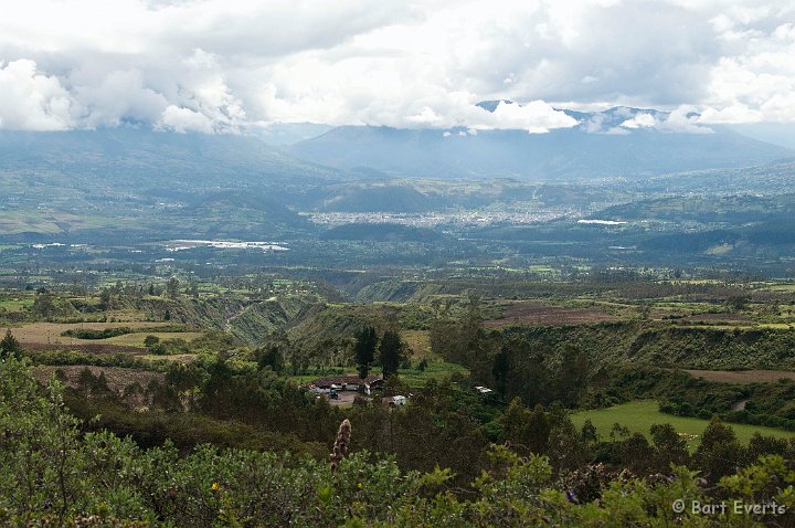 eDSC_0367.JPG - view from the lake in the direction of Otavalo