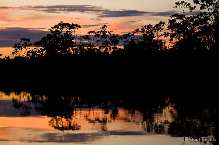 eDSC_0121.JPG - Sunset on the lake