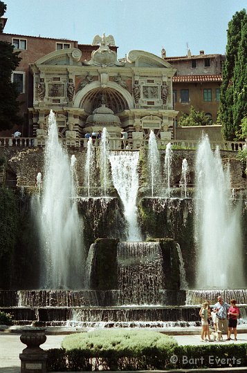 Scan10126.jpg - A beautiful lush garden with famous for its fountains