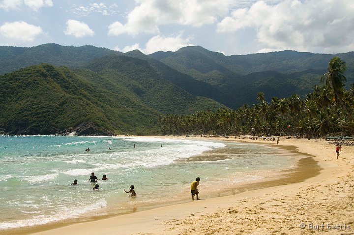 DSC_6707_1.JPG - Beautiful beach of Puerto Colombia